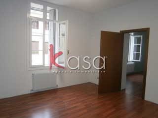 Ufficio in Affitto a Lonigo, 650€, 80 m²