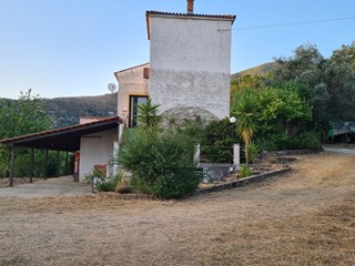 Casale in Vendita a Montecorice, zona vedenzie, 270'000€, 195 m²