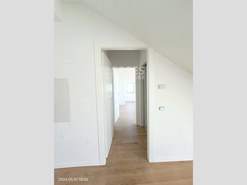 Appartamento in Vendita a Firenze, zona Ponte A Greve, 390'000€, 98 m²