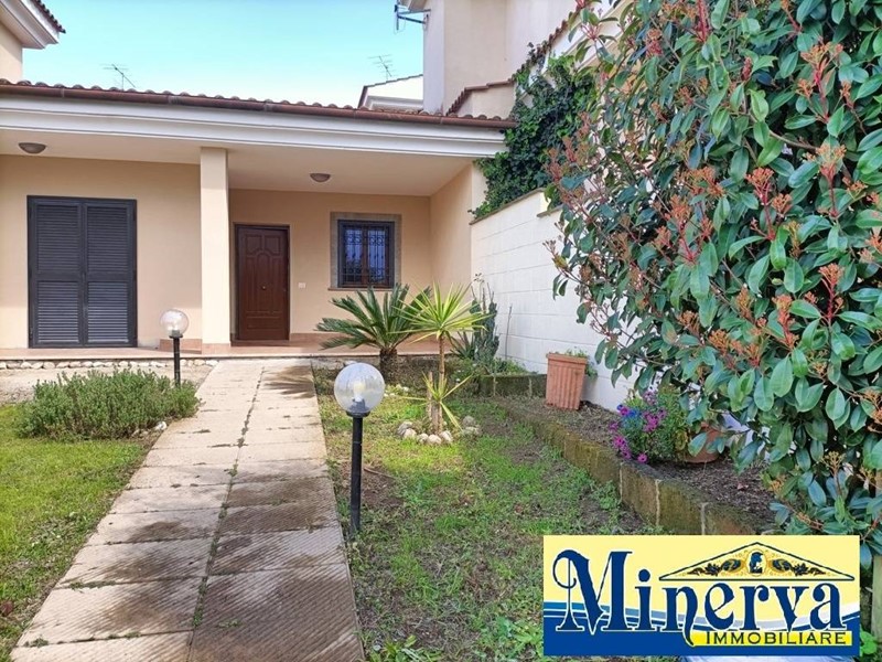 Villetta a schiera in Vendita a Anzio, 159'000€, 75 m²
