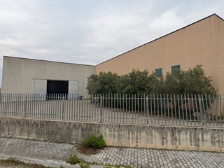 Capannone in Vendita a Cassino, 3500 m²