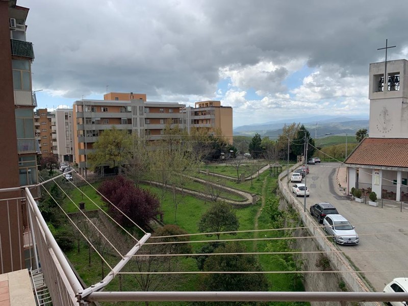 Trilocale in Vendita a Catanzaro, 65'000&euro;, 100 m²