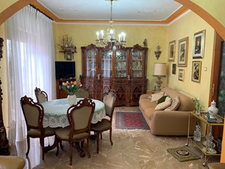 Trilocale in Vendita a Catanzaro, 65'000&euro;, 100 m²