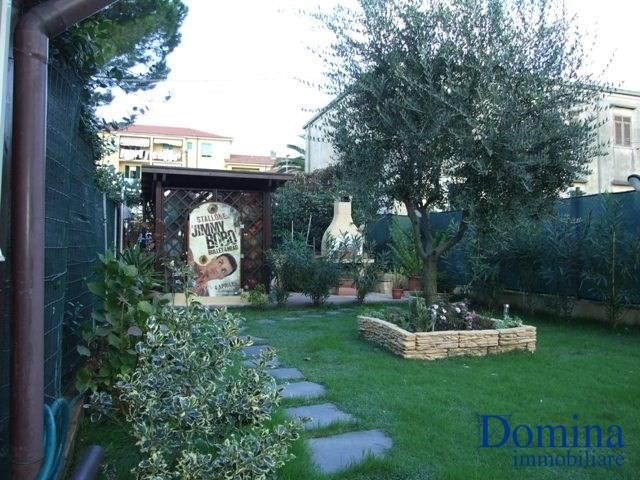 Villetta a schiera in Vendita a Massa, 340'000€, 140 m², arredato