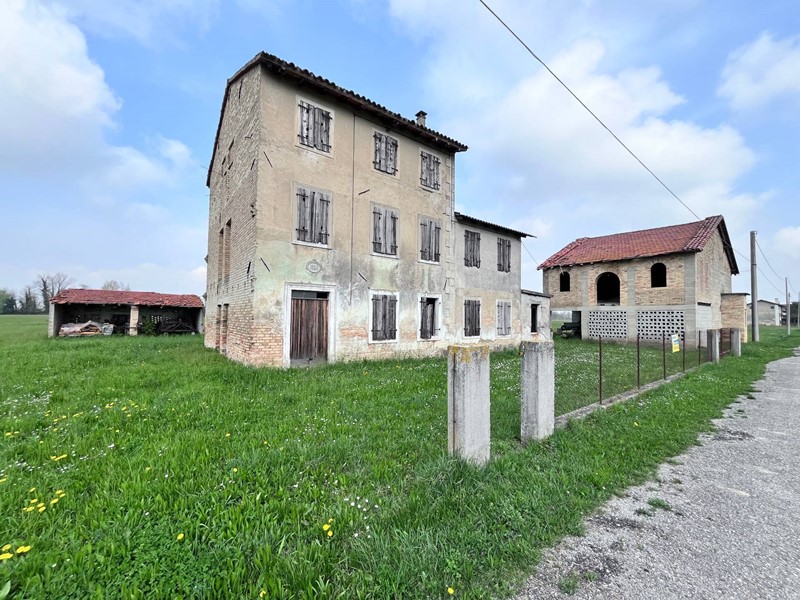 Terreno agricolo in Vendita a Chions, zona Basedo, 220'000€, 35000 m²