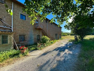 Casa Indipendente in Vendita a San Miniato, zona Volpaio, 130'000€, 220 m²