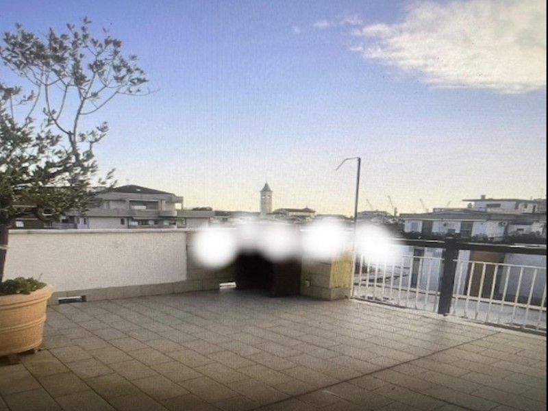 Attico in Vendita a Carrara, zona Marina di Carrara, 270'000€, 120 m²