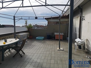 Trilocale in Vendita a Carrara, zona Marina di Carrara, 160'000€, 67 m²