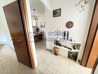 Casa Semi Indipendente in Vendita a Sanremo, 350'000€, 130 m²