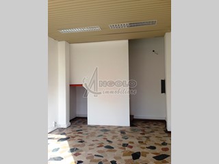 Immobile commerciale in Affitto a Occhiobello, 400€, 30 m²