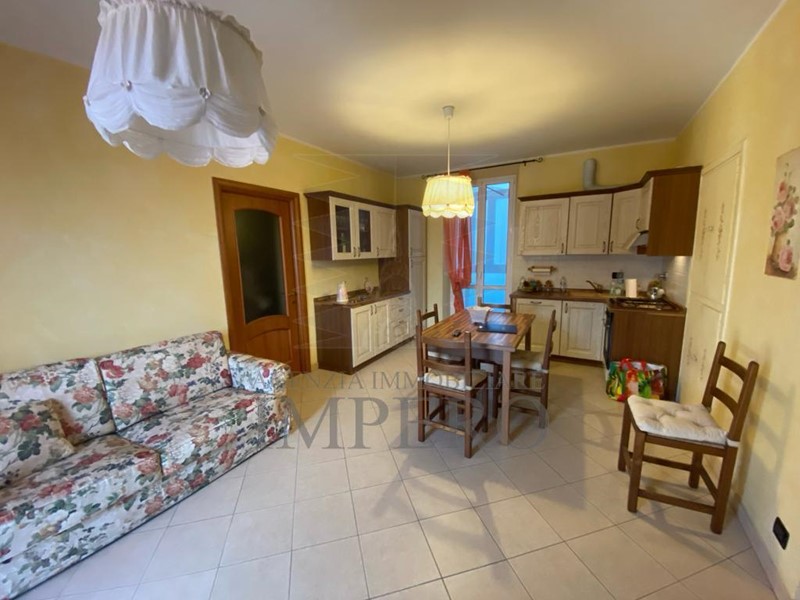 Trilocale in Vendita a Ventimiglia, zona Roverino, 145'000€, 68 m²