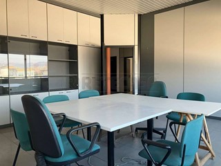 Ufficio in Vendita a Vicenza, 95'000€, 204 m²
