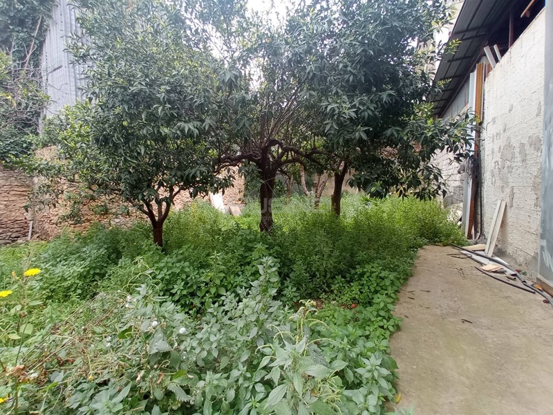 Magazzino in Vendita a Floridia, zona Centro, 89'000€, 265 m²
