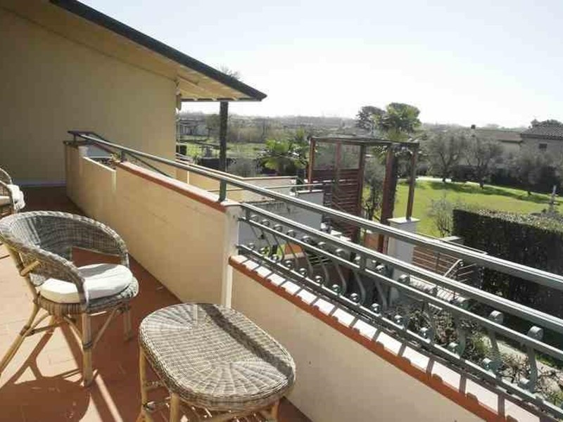 Appartamento in Affitto a Massa, zona Ronchi, 4'000€, 86 m², arredato