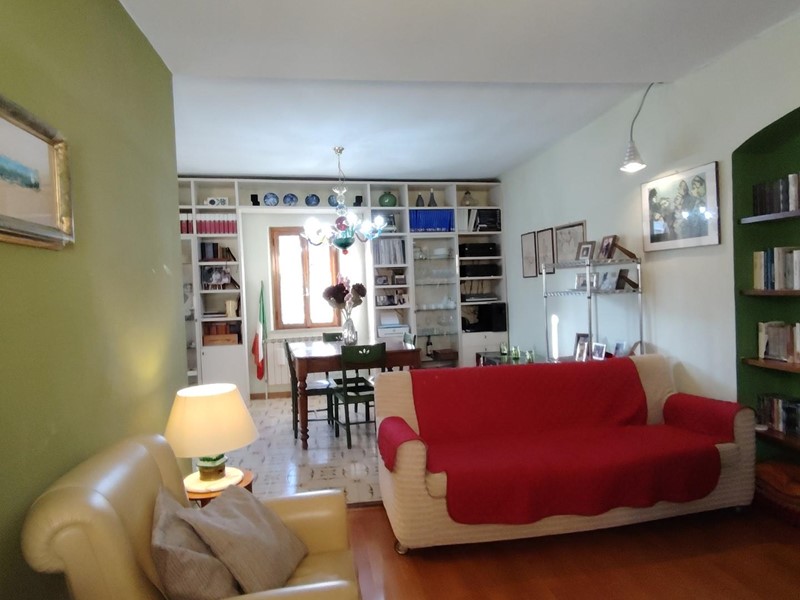 Quadrilocale in Vendita a Carrara, 110'000€, 100 m²