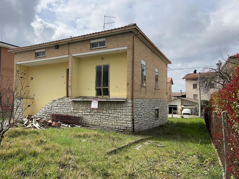 Casa Indipendente in Vendita a Gubbio, 97'000€, 100 m²