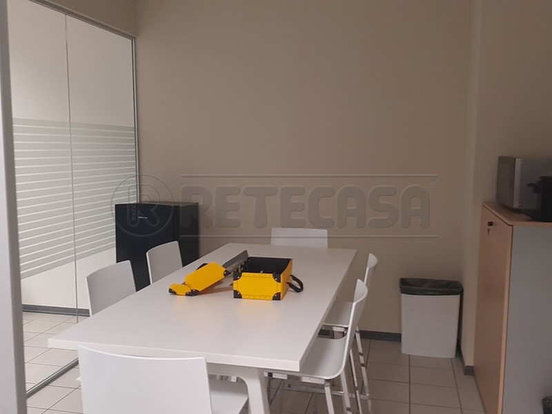 Ufficio in Vendita a Vicenza, 165'000€, 200 m²