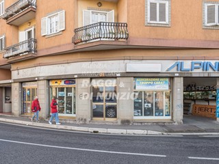Immobile commerciale in Vendita a Frascati, 205'000&euro;, 130 m²