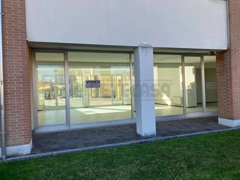 Immobile commerciale in Vendita a Thiene, 172'500€, 175 m²