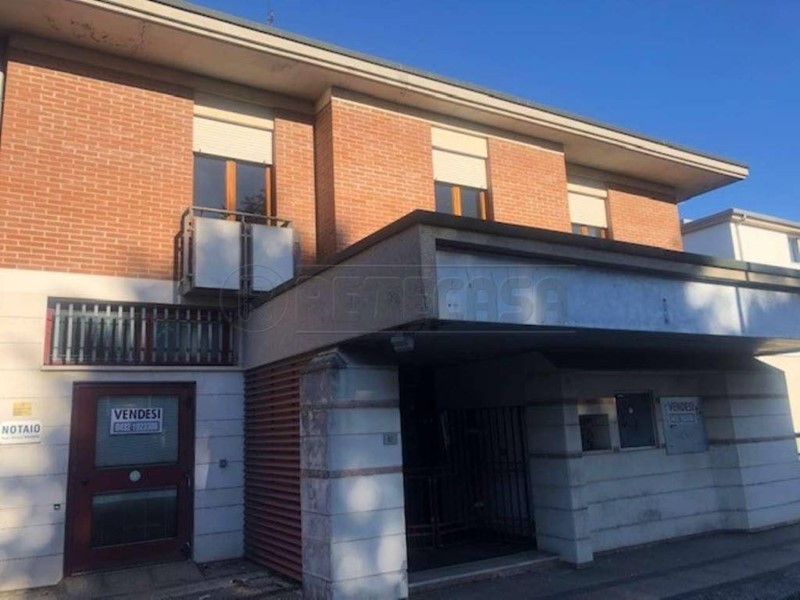 Immobile commerciale in Vendita a Torri di Quartesolo, 660'000€, 755 m²