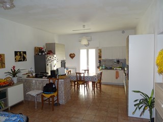 Casa Indipendente in Vendita a Trecastelli, 170'000€, 115 m², con Box