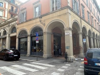 Immobile commerciale in Vendita a Bologna, 275'000€, 85 m²