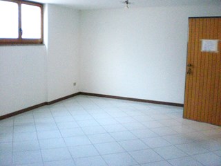 Ufficio in Affitto a Selargius, zona Via zara, 650€, 140 m²