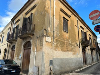 Casa Indipendente in Vendita a Alcamo, zona VIA ROSSOTTI, 495'000€, 665 m²