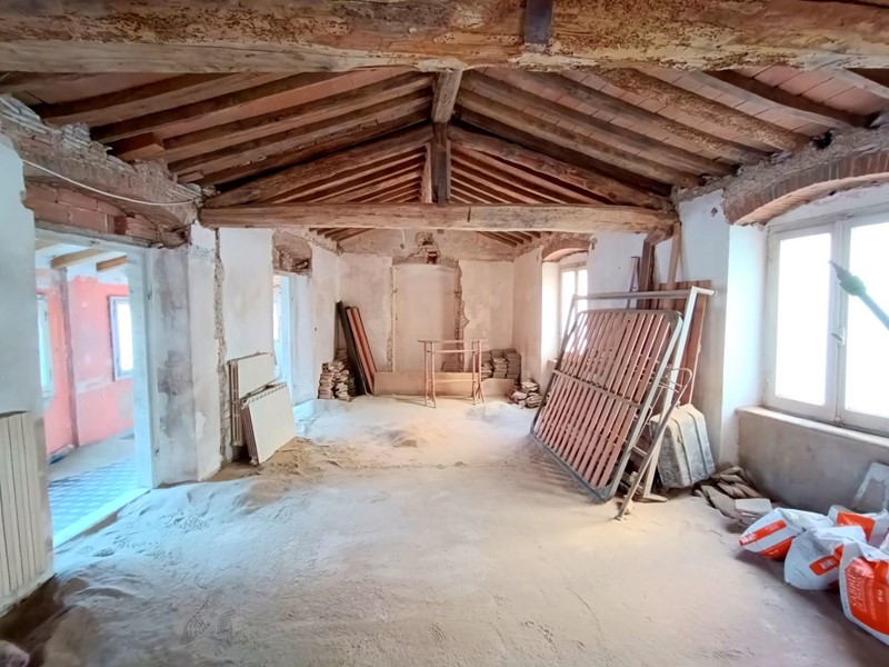 Casa Semi Indipendente in Vendita a Carrara, 88'000€, 110 m²