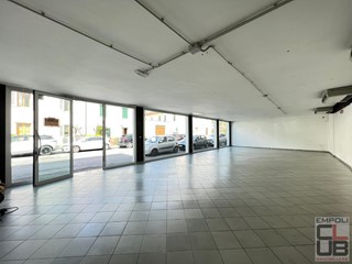 Immobile commerciale in Vendita a Empoli, 330'000€, 220 m²