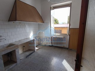 Trilocale in Vendita a Ameglia, zona Fiumaretta, 160'000&euro;, 66 m²