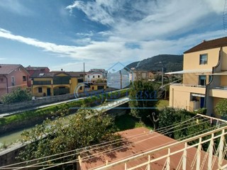 Trilocale in Vendita a Ameglia, zona Fiumaretta, 180'000&euro;, 79 m²