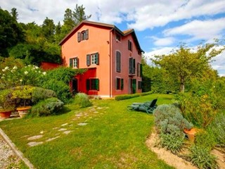 Villa in Vendita a Lucca, 950'000€, 320 m², con Box