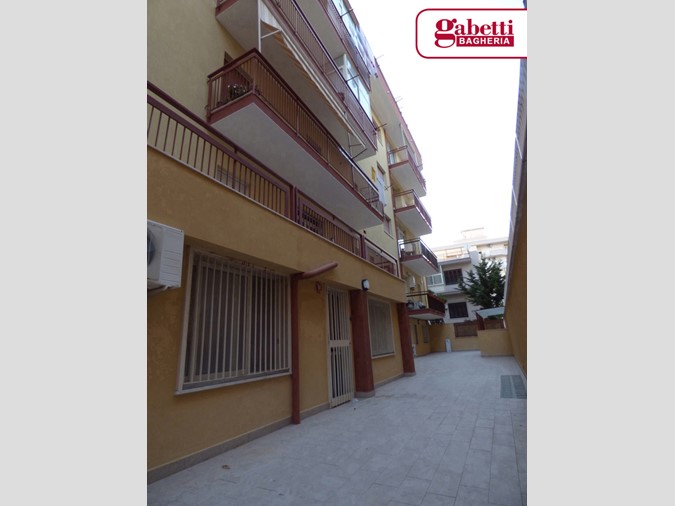 Ufficio in Vendita a Bagheria, 30'000€, 70 m²