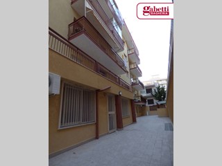 Ufficio in Vendita a Bagheria, 30'000€, 70 m²