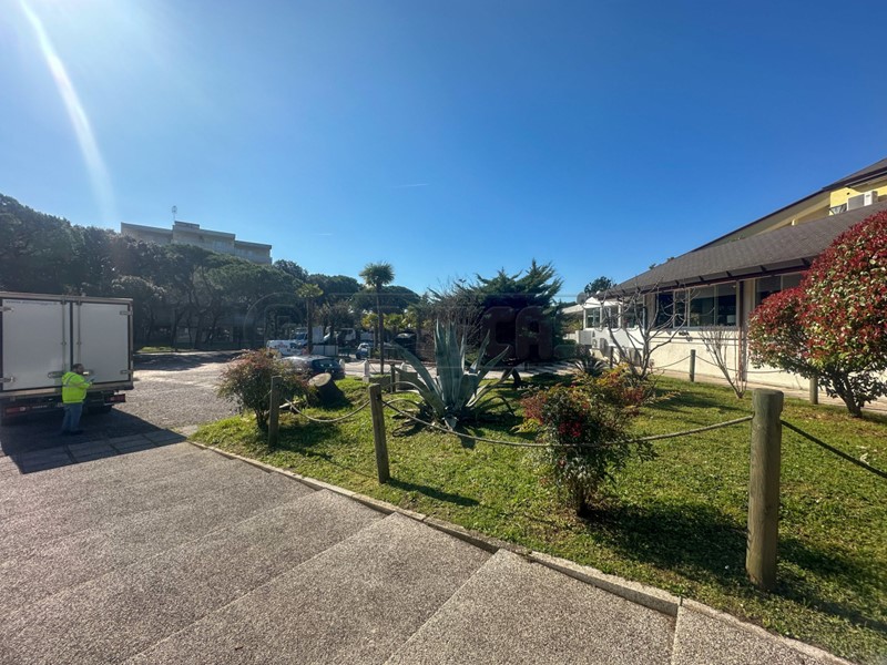 Immobile commerciale in Vendita a Latisana, 398'000€, 306 m²