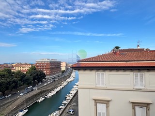 Ufficio in Affitto a Livorno, zona Centro, 1'800€, 210 m²