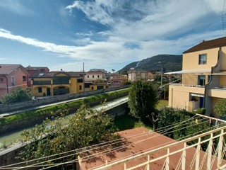 Trilocale in Vendita a Ameglia, zona Fiumaretta, 180'000&euro;, 79 m²