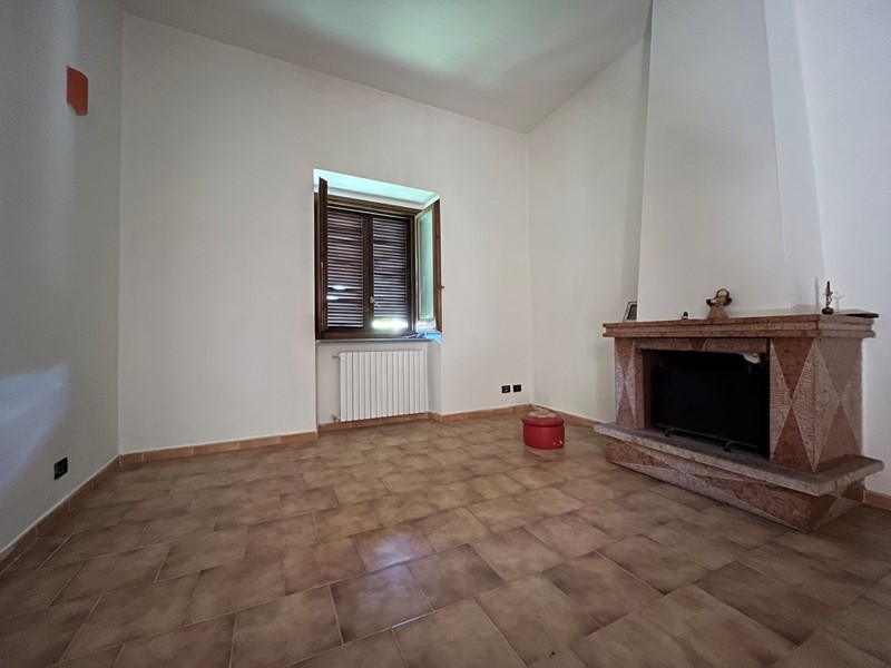 Casa Indipendente in Vendita a Catanzaro, zona Santa Maria, 119'000&euro;, 272 m², con Box