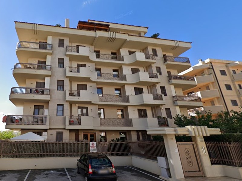 Attico in Vendita a Foggia, zona Sacca Ordona, 130 m², con Box