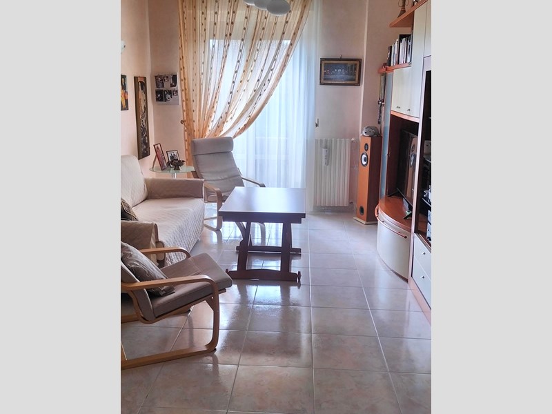 Quadrilocale in Vendita a Foggia, zona San Pio X, 59'000&euro;, 95 m²