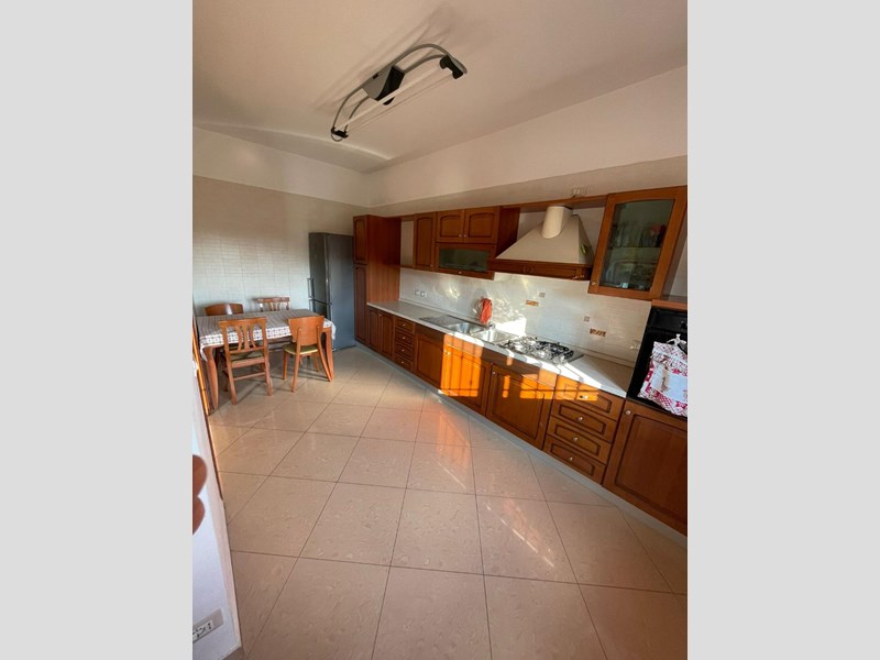 Quadrilocale in Vendita a Foggia, zona ISEF, 150'000&euro;, 95 m², con Box