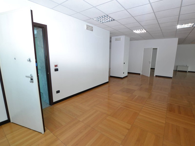 Ufficio in Vendita a Padova, zona ZONA INDUSTRIALE-EST, 597'000€, 630 m²
