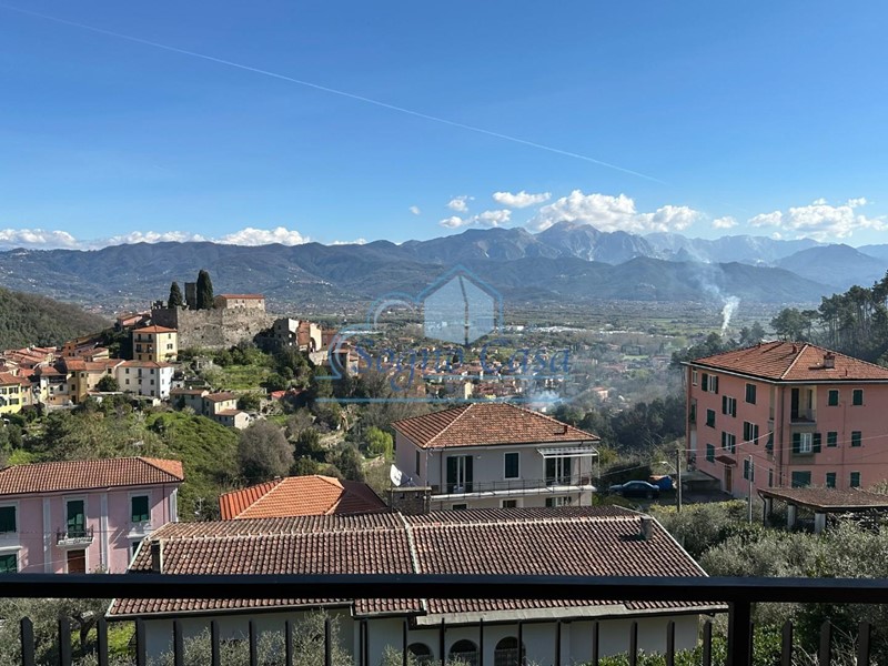 Casa Semi Indipendente in Vendita a Ameglia, 420'000&euro;, 440 m²