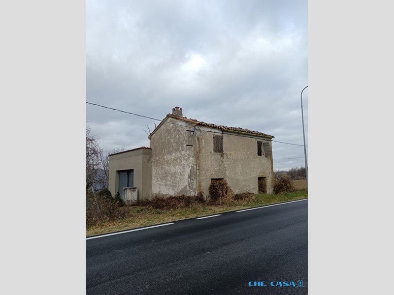 Casale in Vendita a Tavoleto, 55'000€, 200 m²