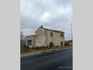 Casale in Vendita a Tavoleto, 55'000€, 200 m²