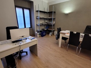 Ufficio in Affitto a Alassio, 380€, 35 m², arredato