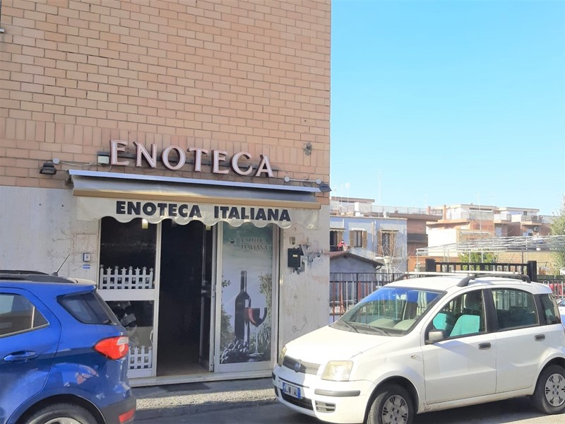 Immobile commerciale in Vendita a Tivoli, zona Villa Adriana, 50'000&euro;, 25 m²
