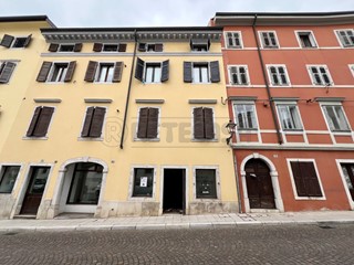 Immobile commerciale in Vendita a Gorizia, 70'000€, 98 m²