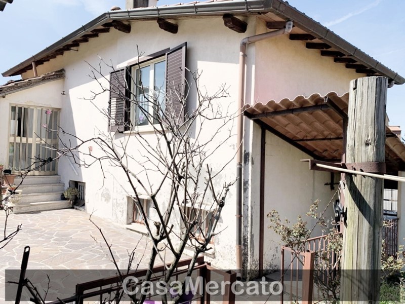 Appartamento in Vendita a Rocca di Papa, zona Campi + Centro Fortezza, 160'000€, 80 m²